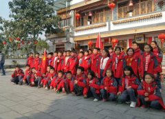 言传身教作示范春风化雨育新苗让红