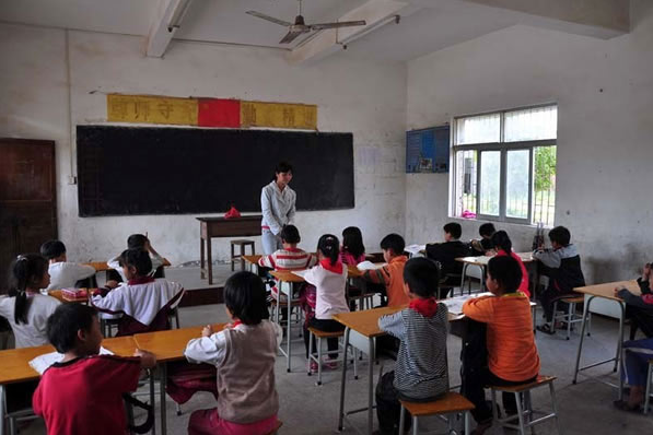 教育归纳变革获得初步成效教育归纳变革的中心是进步教育教育质量