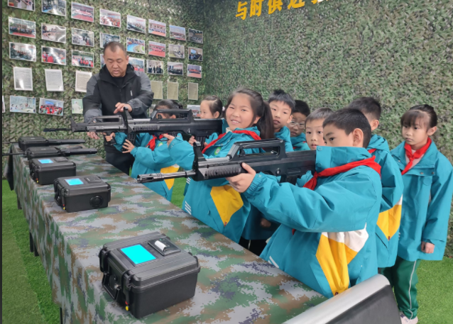 资源优势与中小学形成大手牵小手联动形式专业力气让教育更有深度 资源优势与中小学形成大手牵小手联动形式专业力气让教育更有深度