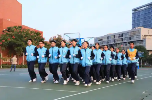 漫长陪伴将始终坚持以学生为中心持续夯实健康之基浸润健康之识 漫长陪伴将始终坚持以学生为中心持续夯实健康之基浸润健康之识