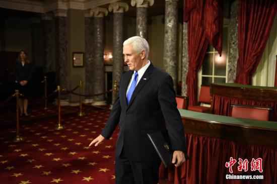 资料图:美国副总统彭斯。中新社记者 陈孟统 摄 美国累计确诊病例超250万例 彭斯竞选活动因疫情推迟