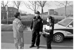 河北唐山一民警牺牲在抗疫一线 身边散落疫情排